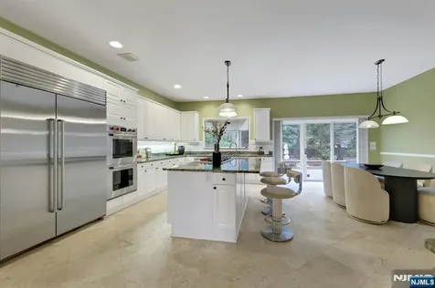 10 Parker Place Old Tappan NJ 07675