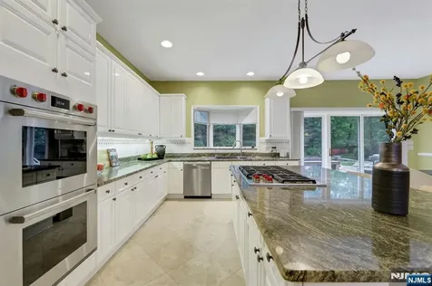 10 Parker Place Old Tappan NJ 07675