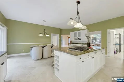 10 Parker Place Old Tappan NJ 07675