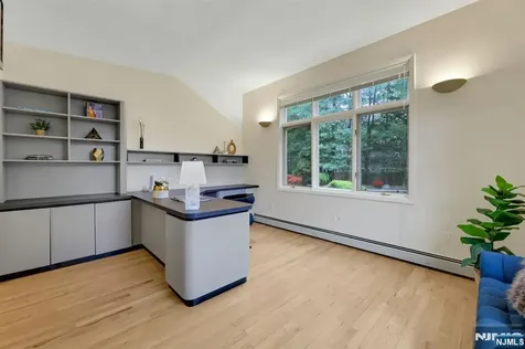 10 Parker Place Old Tappan NJ 07675