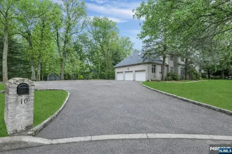 10 Parker Place Old Tappan NJ 07675