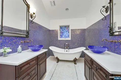 10 Parker Place Old Tappan NJ 07675