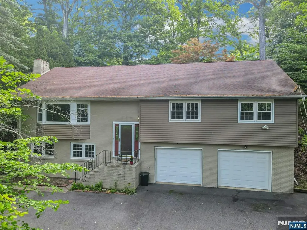297 E Pines Lake Drive Wayne NJ 07470