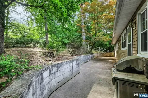 297 E Pines Lake Drive Wayne NJ 07470