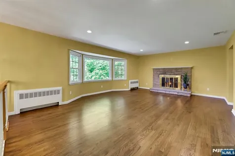 297 E Pines Lake Drive Wayne NJ 07470