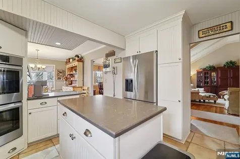 15 Ella Lane Wayne NJ 07470