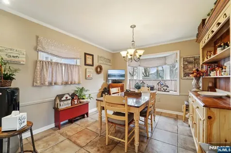 15 Ella Lane Wayne NJ 07470