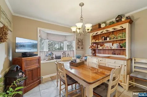 15 Ella Lane Wayne NJ 07470