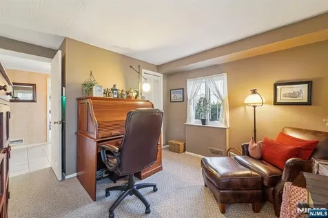 15 Ella Lane Wayne NJ 07470