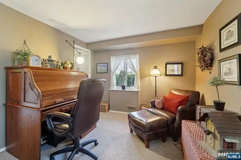 15 Ella Lane Wayne NJ 07470