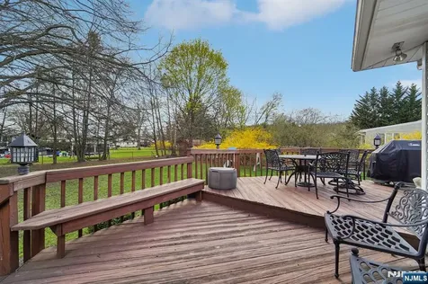 15 Ella Lane Wayne NJ 07470