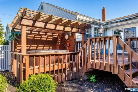 15 Ella Lane Wayne NJ 07470