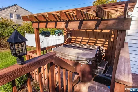 15 Ella Lane Wayne NJ 07470