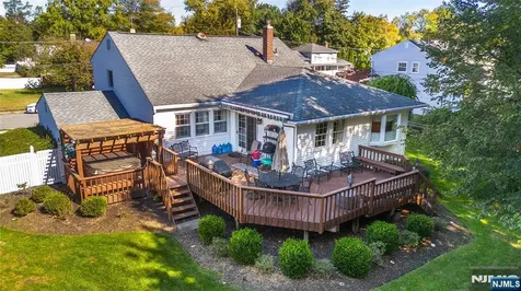 15 Ella Lane Wayne NJ 07470