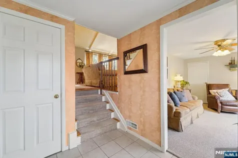 15 Ella Lane Wayne NJ 07470