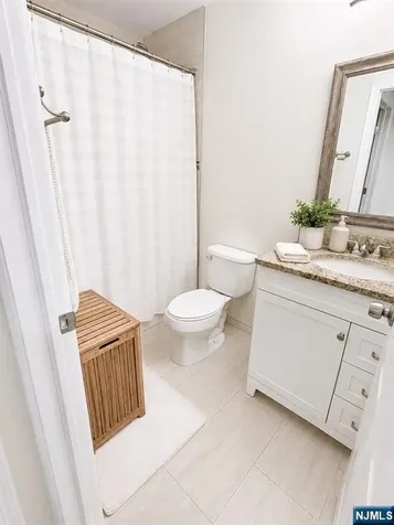 13 Canterbury Lane New Milford NJ 07646