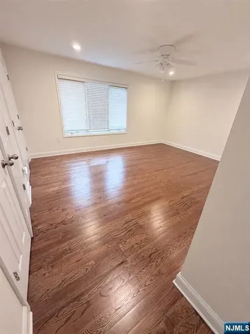 13 Canterbury Lane New Milford NJ 07646