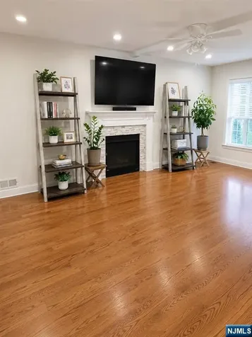 13 Canterbury Lane New Milford NJ 07646