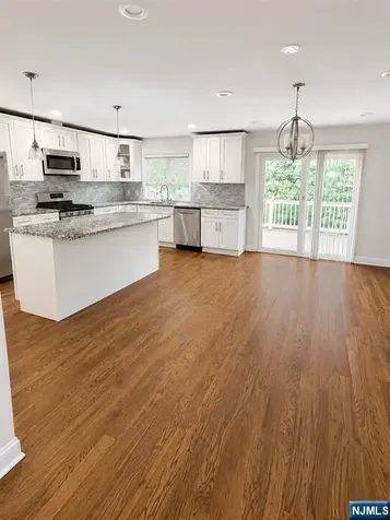 13 Canterbury Lane New Milford NJ 07646