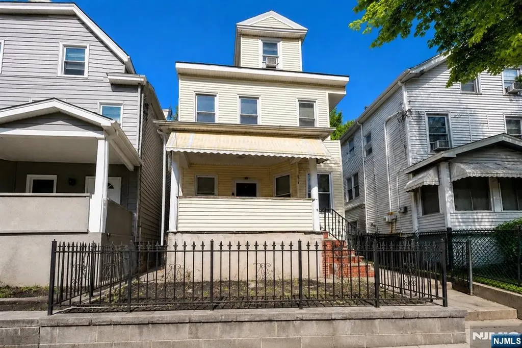 674 24th Street Paterson NJ 07504