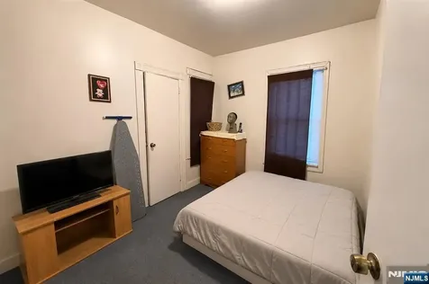 674 24th Street Paterson NJ 07504