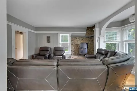160 Clinton Avenue Hillsdale NJ 07642