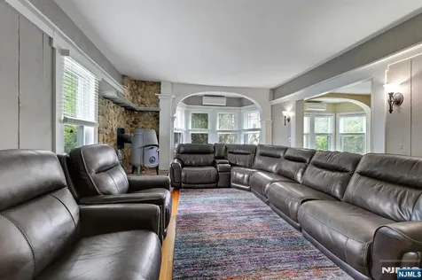 160 Clinton Avenue Hillsdale NJ 07642
