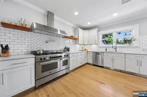 34 Prescott Avenue Montclair NJ 07042