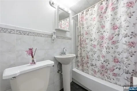 161 South Parkway Clifton NJ 07014