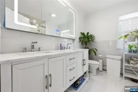 161 South Parkway Clifton NJ 07014