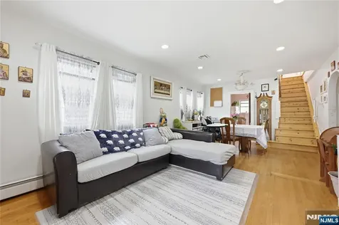 161 South Parkway Clifton NJ 07014