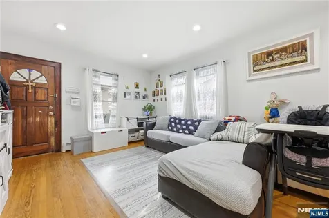 161 South Parkway Clifton NJ 07014