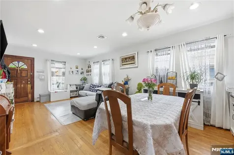 161 South Parkway Clifton NJ 07014