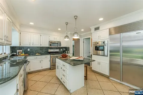 14 Fox Run North Caldwell NJ 07006