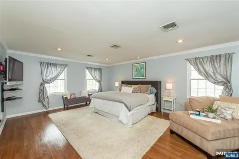 14 Fox Run North Caldwell NJ 07006