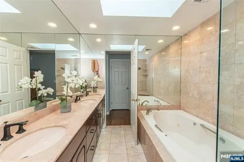 14 Fox Run North Caldwell NJ 07006