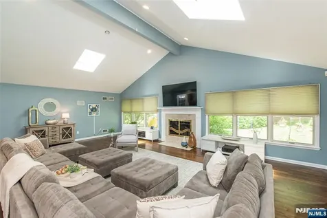 14 Fox Run North Caldwell NJ 07006