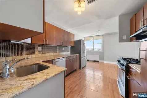 6040 Boulevard East West New York NJ 07093