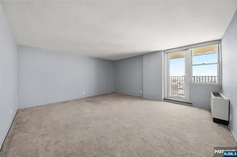 6040 Boulevard East West New York NJ 07093