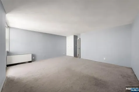 6040 Boulevard East West New York NJ 07093