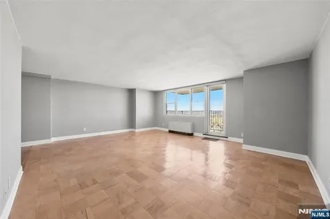 6040 Boulevard East West New York NJ 07093
