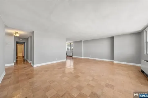 6040 Boulevard East West New York NJ 07093