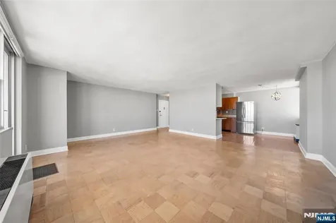 6040 Boulevard East West New York NJ 07093