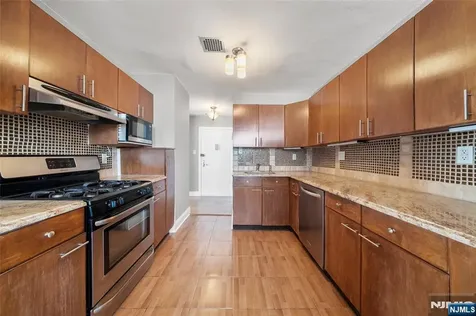 6040 Boulevard East West New York NJ 07093