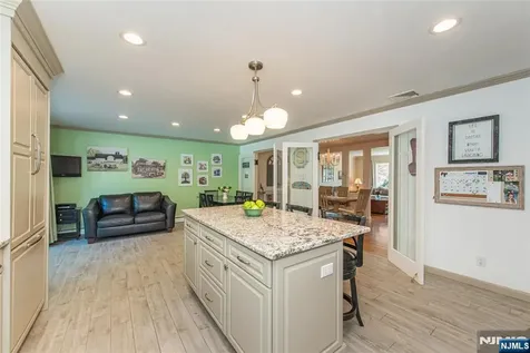 25 Meadow Drive Little Falls NJ 07424