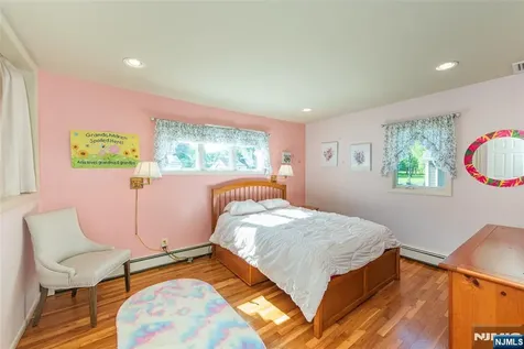 25 Meadow Drive Little Falls NJ 07424