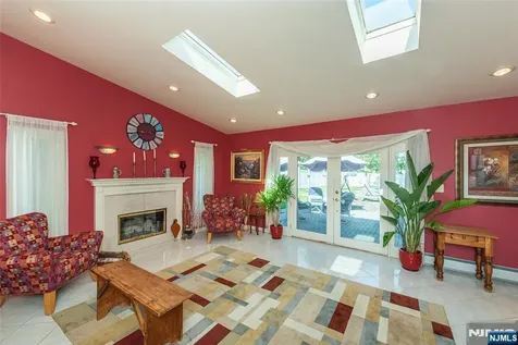 25 Meadow Drive Little Falls NJ 07424