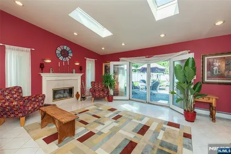 25 Meadow Drive Little Falls NJ 07424