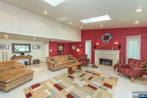 25 Meadow Drive Little Falls NJ 07424
