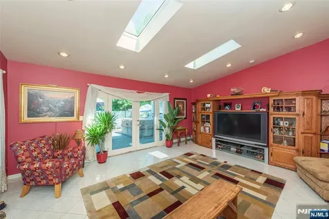 25 Meadow Drive Little Falls NJ 07424